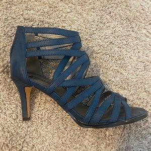 Navy blue heels